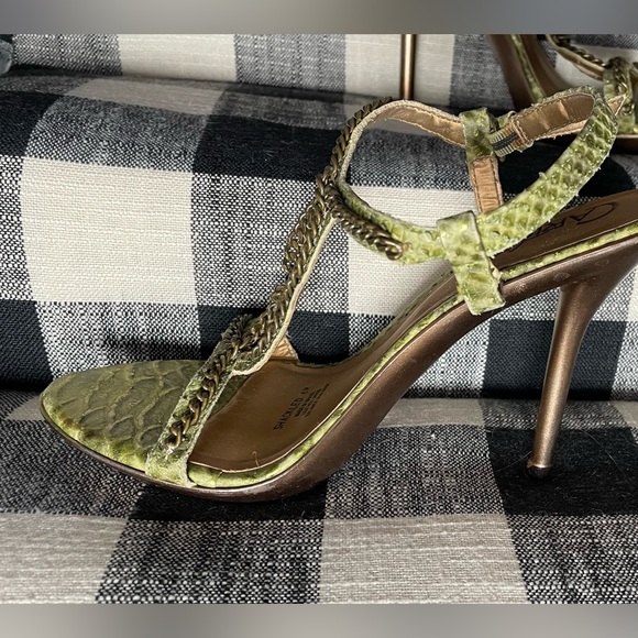 Shackled by Carlos Santa - Picture 2 of 4